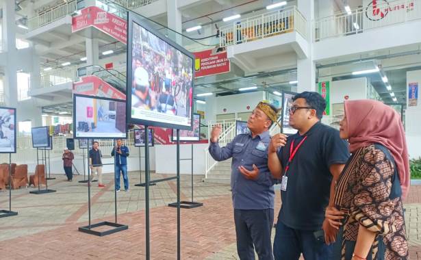 Disparta Kota Batu Gandeng PFI Malang Gelar Pameran Foto di Pasar Induk Among&nbsp;Tani