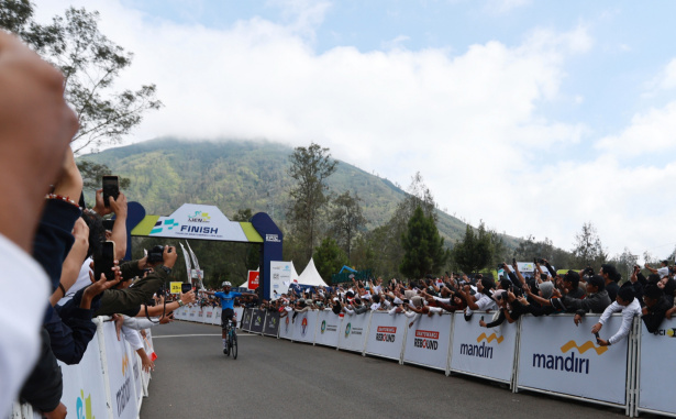 Pembalap Dunia Merhawi Kudus Raih Juara Umum Tour de Banyuwangi Ijen&nbsp;2024