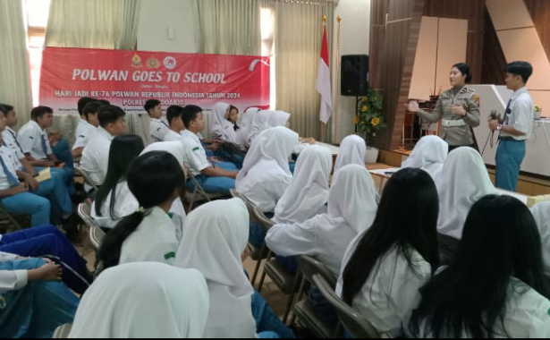 Berita Sidoarjo Polwan Sidoarjo Goes to School di SMAN 1&nbsp;Sidoarjo