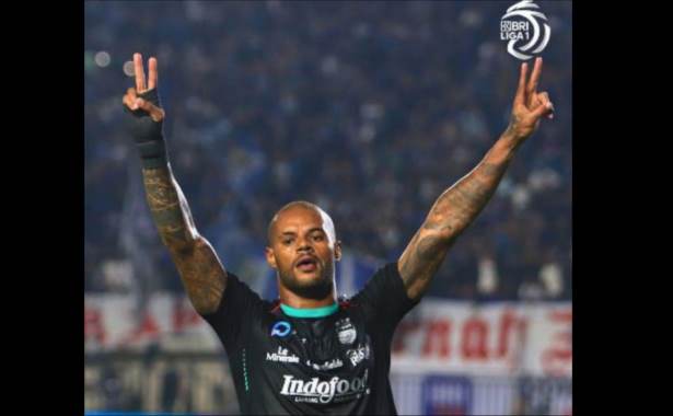 BRI Liga 1 2024/2025 Persib Kalahkan PSBS Biak, David da Silva Pemain Pertama yang Cetak Gol di BRI Liga 1&nbsp;2024/2025