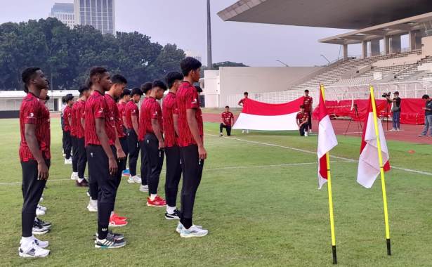Timnas Indonesia U-20 Gelar Upacara HUT ke-79 RI, Dony Tri Pamungkas, Ji Da-Bin, Sulthan Zaky, dan Muhammad Ragil Bertugas Bawa Bendera Merah&nbsp;Putih