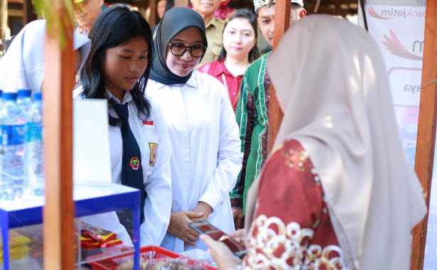 Pemkab Banyuwangi bersama Bank Jatim Sosialisasi Pemanfaatan e-saku ke&nbsp;Pelajar