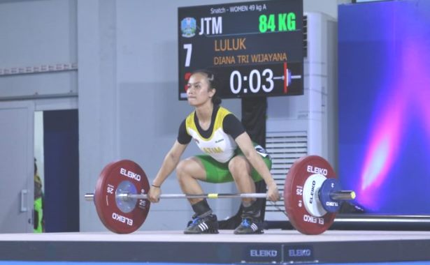 PON 2024 Aceh Sumut Lifter Asal Pacitan Luluk Diana Raih Emas di Kelas 49 Kg PON XXI 2024 Aceh&nbsp;Sumut